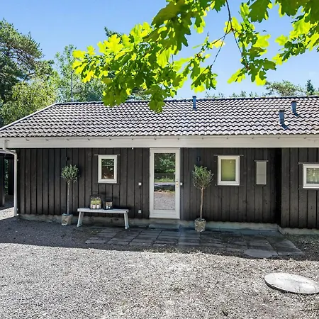 Дом отдыха Awesome Home In Nexo With Sauna Нексё